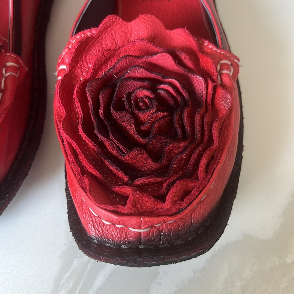 L’Artiste Dezi Red and Black Leather Floral Loafers Flats Womens EU 41 9.5 - 10 - Picture 9 of 16